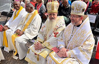 Abschlussgottesdienst des 102. Katholikentages in Stuttgart. Rechts: Dr. Bohdan Dzyurakh CSsR, Bischof und Apostolischer Exarch für die Ukrainer